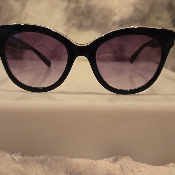 Longchamp Paris Black Cat-Eye Sunglasses Brand New in Case main image 8